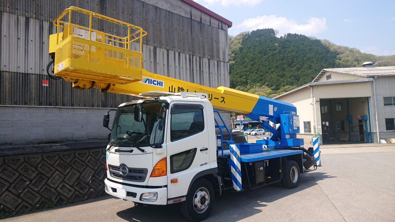 SK240 高所作業車